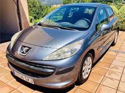 Usado Peugeot 207 75 CV (55 kW) 2009 Gris / plata Berlina