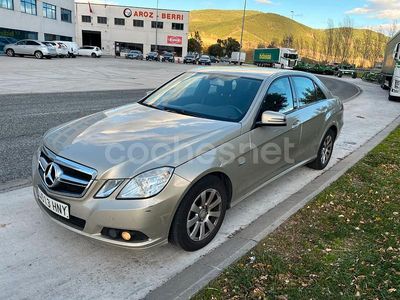 Usado Mercedes E220 Elegance 170 CV (125 kW) 2009 Beige Berlina