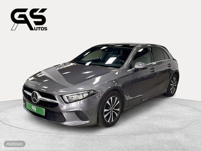 Usado Mercedes A180 116 CV (85 kW) 2020 Gris Utilitario