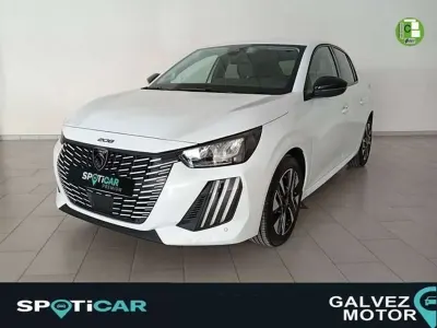 Usado Peugeot 208 Allure 101 CV (74 kW) 2025 Blanco Utilitario