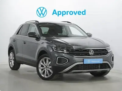 Usado VW T-Roc Edition 150 CV (110 kW) 2025 Gris / plata SUV