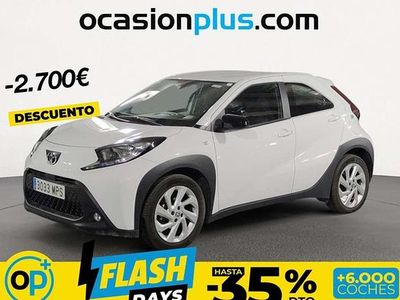 Usado Toyota Aygo Play 72 CV (52 kW) 2024 Blanco Utilitario