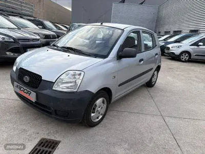 Usado Kia Picanto LX 60 CV (44 kW) 2004 Plateado Utilitario