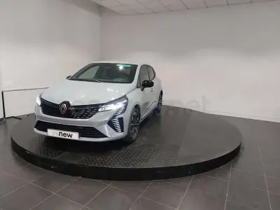 Usado Renault Clio V Techno 101 CV (74 kW) 2025 Gris Berlina