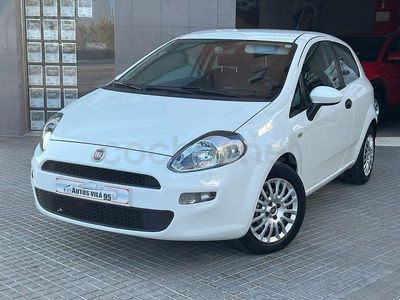 Usado Fiat Punto Pop 69 CV (50 kW) 2015 Blanco Utilitario