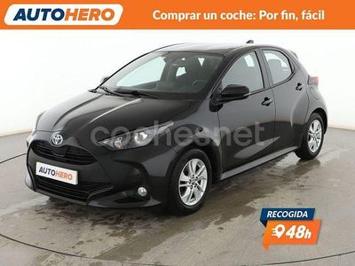 Usado Toyota Yaris Hybrid Active 116 CV (85 kW) 2021 Negro Berlina