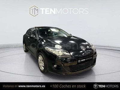 Usado Renault Mégane GrandTour 90 CV (66 kW) 2011 Violeta / lila Familiar