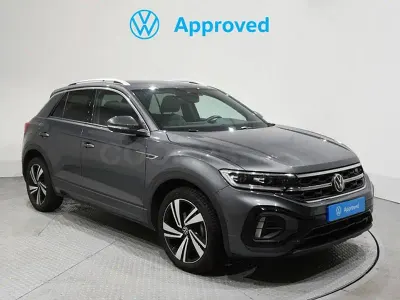 Usado VW T-Roc R-line 150 CV (110 kW) 2023 Gris / plata SUV