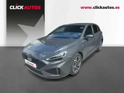 Begagnad Hyundai i30 N Line 101 HK (74 kW) 2025 Vit Halvkombi