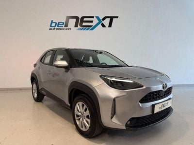 Usado Toyota Yaris Cross Business Edition 116 CV (85 kW) 2024 Gris / plata SUV