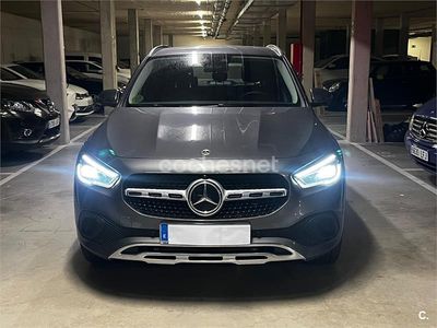 Gris / plata Usado 2023 Mercedes GLA200 SUV | 35.990 € (Precio justo)