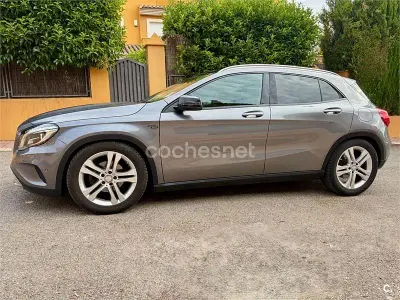 Usado Mercedes GLA220 Urban 170 CV (125 kW) 2014 Gris / plata SUV