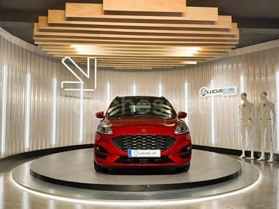 Rojo Usado 2023 Ford Kuga ST-Line SUV | 27.900 € (Precio justo)
