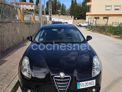 Usado Alfa Romeo Giulietta Progression 105 CV (77 kW) 2011 Negro Utilitario