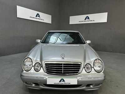 Usado Mercedes E280 Avantgarde 204 CV (150 kW) 2000 Gris / plata Berlina
