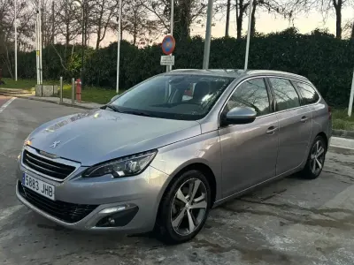 Używany Peugeot 308 SW Allure 120 KM (88 kW) 2015 Szary Kombi