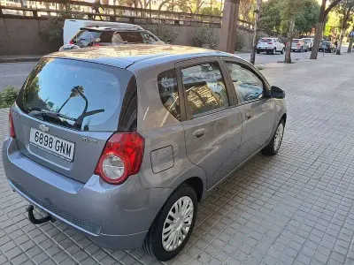 Usado Chevrolet Aveo LS 84 CV (61 kW) 2009 Gris / plata Berlina
