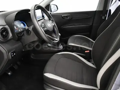 Usado Hyundai i10 63 CV (46 kW) 2025 Azul Utilitario