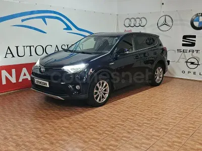 Usado Toyota RAV4 Hybrid Advance 197 CV (144 kW) 2017 Azul SUV