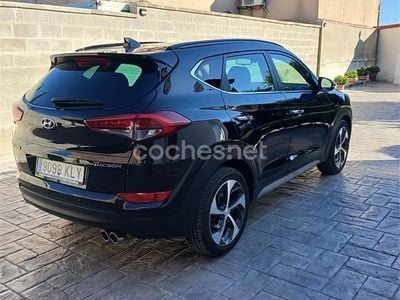 Usado Hyundai Tucson Style 141 CV (103 kW) 2018 Negro SUV