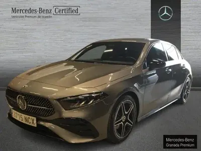 Usado Mercedes A200 150 CV (110 kW) 2025 Gris montaña Berlina