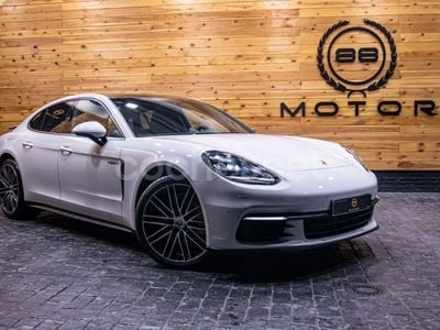 Porsche Panamera 4