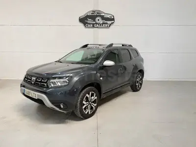 Usado Dacia Duster Prestige 115 CV (84 kW) 2021 Gris / plata SUV