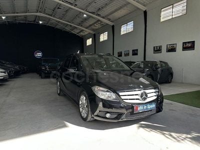 Usado Mercedes B180 109 CV (80 kW) 2014 Negro Monovolumen