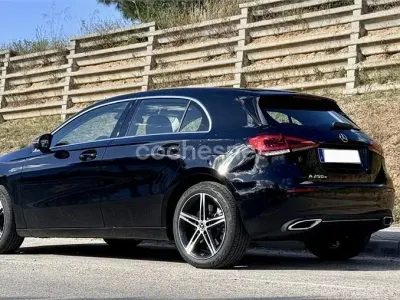 Usado Mercedes A250 218 CV (160 kW) 2020 Negro Berlina