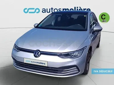 Usado VW Golf VIII Life 115 CV (84 kW) 2021 Gris / plata Berlina
