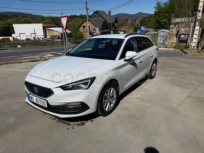 Usado Seat Leon Style 115 CV (84 kW) 2021 Blanco Familiar