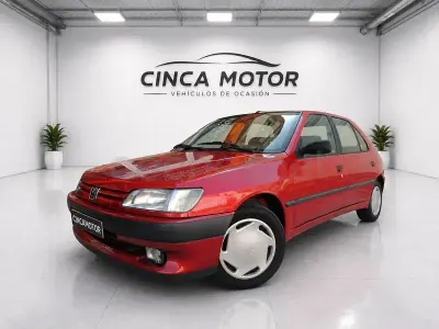 Usado Peugeot 306 92 CV (67 kW) 1995 Granate Berlina