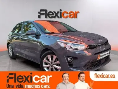 Usado Kia Rio 100 CV (73 kW) 2022 Gris