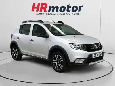 Usado Dacia Sandero 90 CV (66 kW) 2018 Gris Berlina