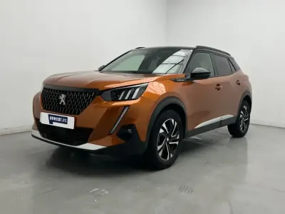 Usado Peugeot 2008 GT-line 130 CV (95 kW) 2020 Naranja SUV