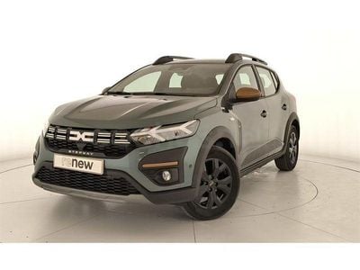 Usado Dacia Sandero Expression 101 CV (74 kW) 2025 Gris / plata Berlina