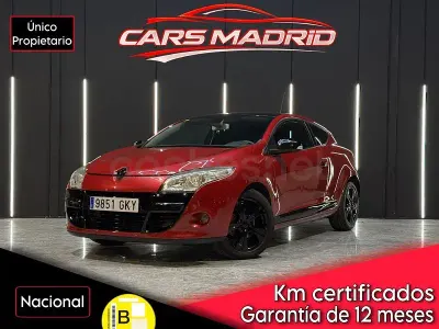 Usado Renault Mégane III Dynamique 105 CV (77 kW) 2009 Rojo Berlina