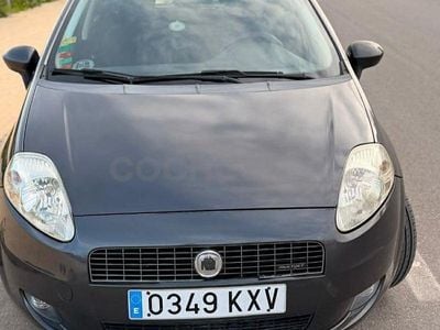 Usado Fiat Punto Classica 70 CV (51 kW) 2008 Gris / plata Utilitario