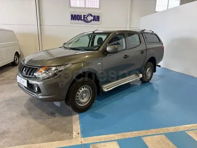 Usado Mitsubishi L200 154 CV (113 kW) 2019 Verde Pickup/Camioneta