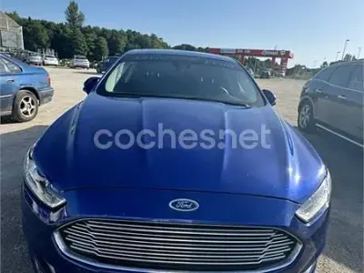Usado Ford Mondeo Business Edition 120 CV (88 kW) 2016 Azul Berlina