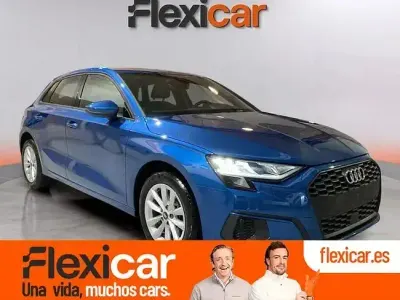 Usado Audi A3 116 CV (85 kW) 2021 Azul Berlina
