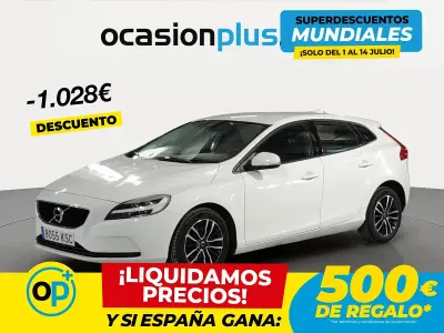 Usado Volvo V40 Momentum 122 CV (89 kW) 2018 Blanco Berlina