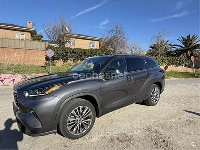 Gris / plata Usado 2022 Toyota Highlander Advance SUV | 47.000 € (Un poco caro)
