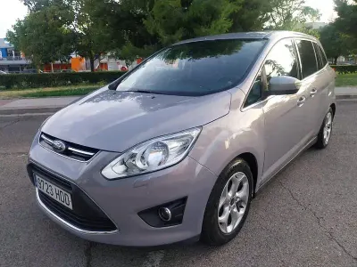 Usado Ford Grand C-Max Trend 115 CV (84 kW) 2011 Gris / plata Monovolumen