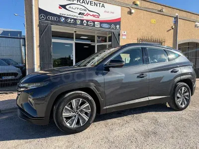 Usado Hyundai Tucson 136 CV (100 kW) 2022 Gris / plata SUV