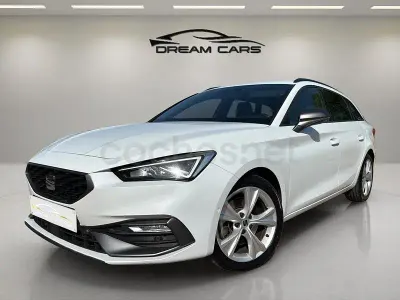 Usado Seat Leon FR 150 CV (110 kW) 2021 Blanco Familiar