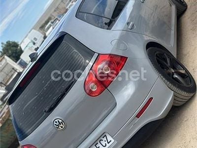 Usado VW Golf IV Trendline 115 CV (84 kW) 2006 Gris / plata Berlina