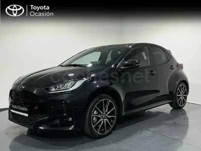Usado Toyota Yaris Hybrid Sport 116 CV (85 kW) 2024 Negro Berlina