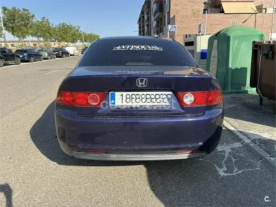 Usado Honda Accord Sport 140 CV (102 kW) 2005 Azul Familiar