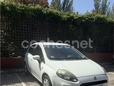 Käytetty Fiat Punto Easy 75 HP (55 kW) 2012 Valkoinen Viistoperä